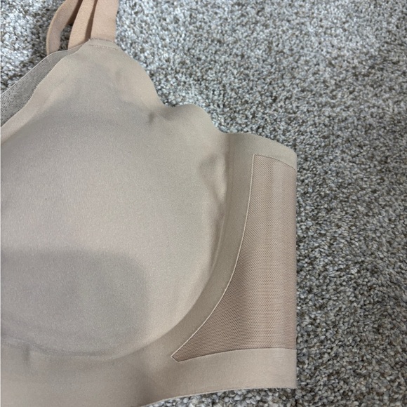 Honeylove CrossOver Wireless Bra in Sand Size Medium - Picture 8 of 11